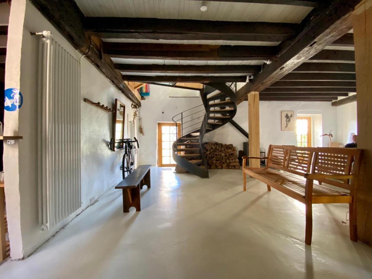 Gite De La Porte Saint Jacques: A Hostel For Pilgrims Екстер'єр фото